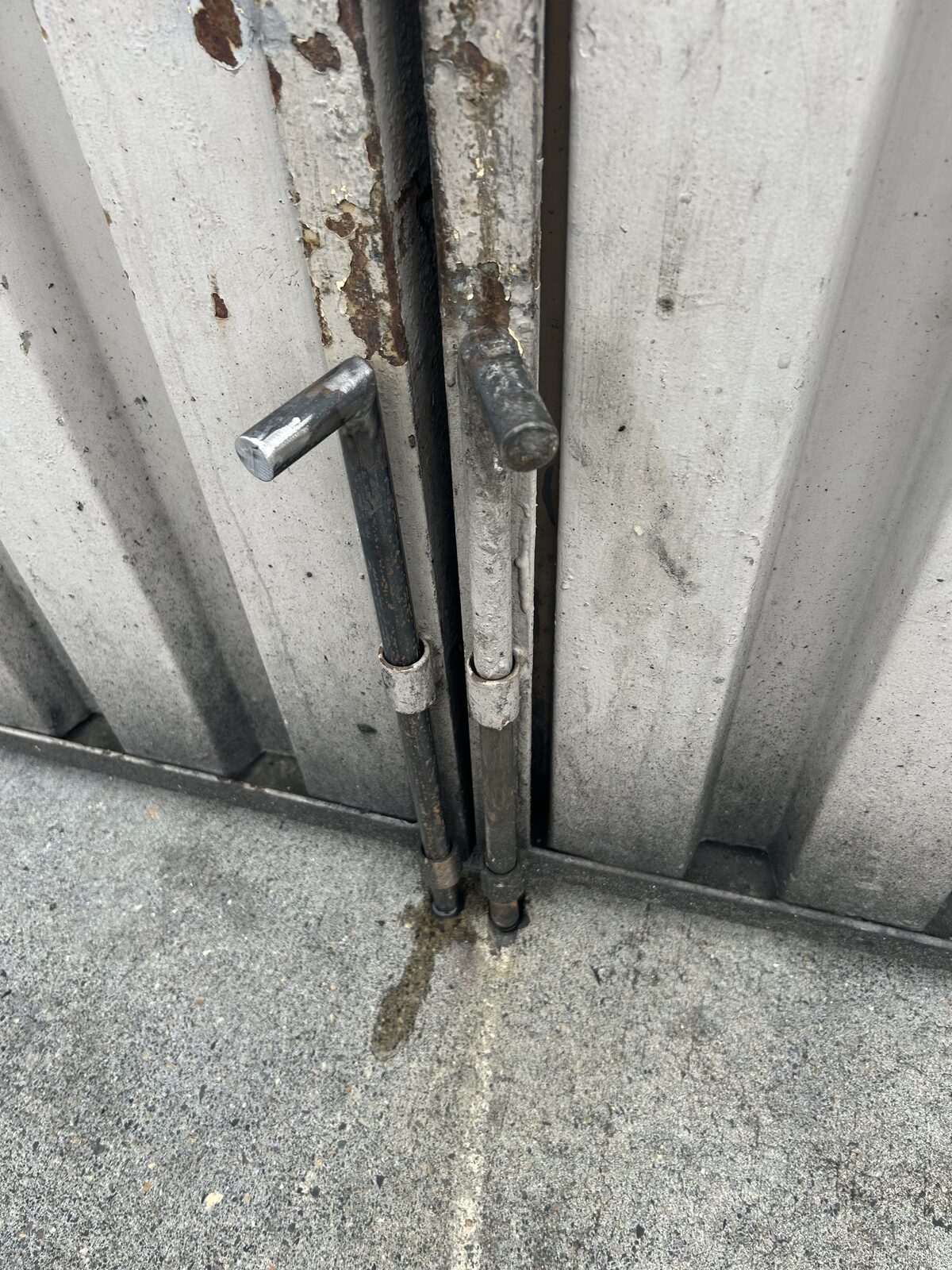 Storage container door lock bar repair